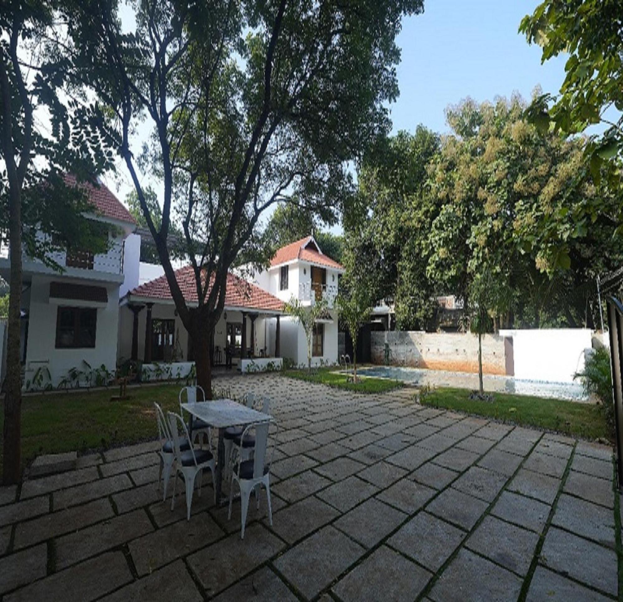 Courtyard Castle Heritage Resort ปอนดิเชอรี ภายนอก รูปภาพ