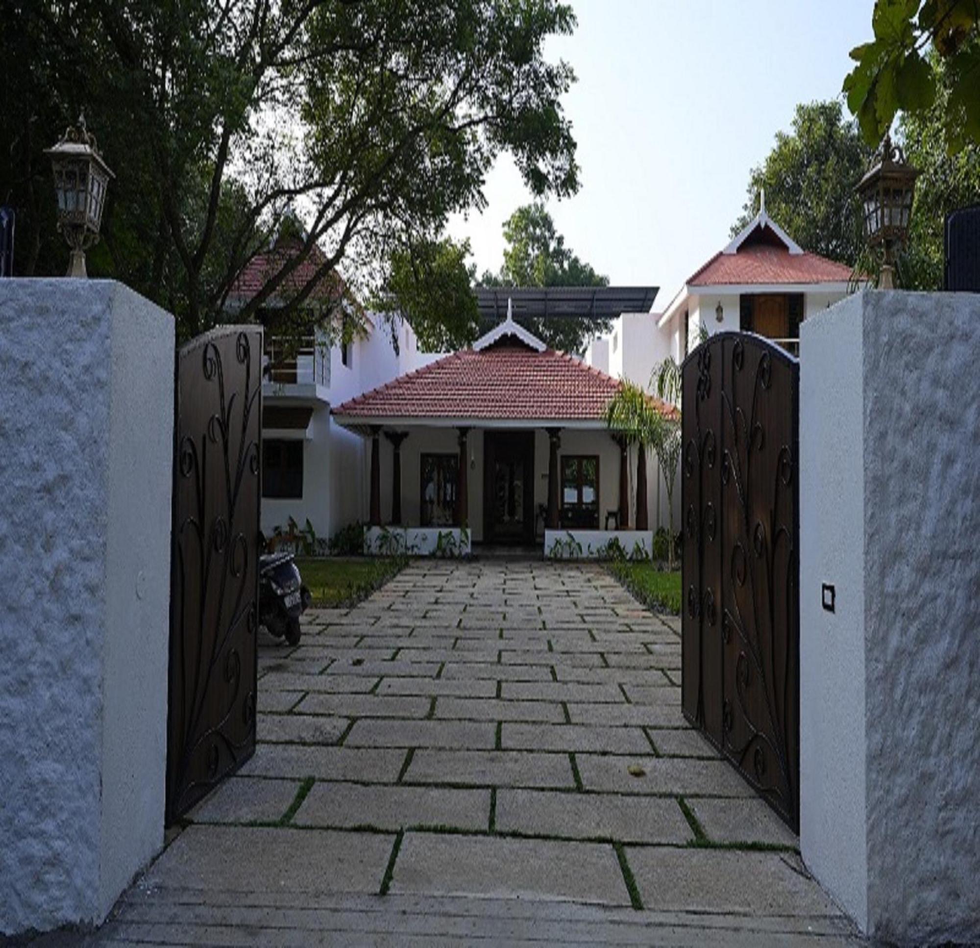 Courtyard Castle Heritage Resort ปอนดิเชอรี ภายนอก รูปภาพ