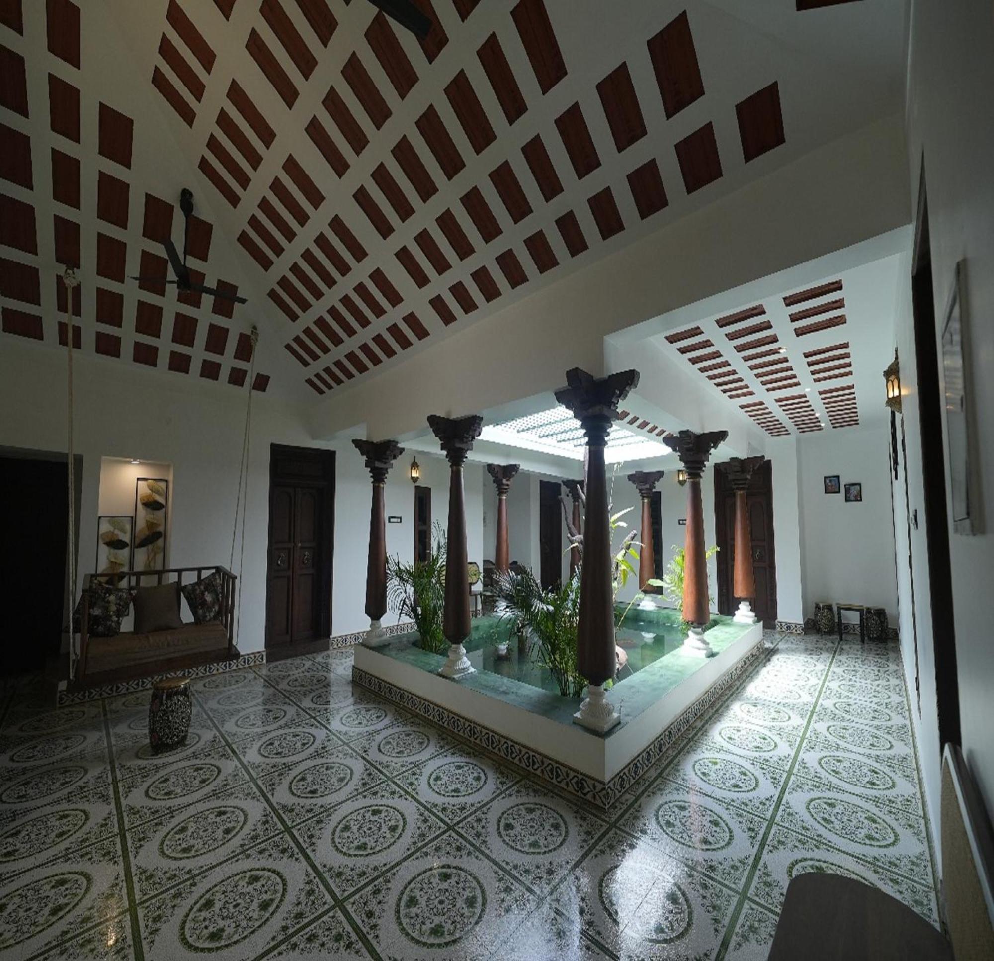 Courtyard Castle Heritage Resort ปอนดิเชอรี ภายนอก รูปภาพ