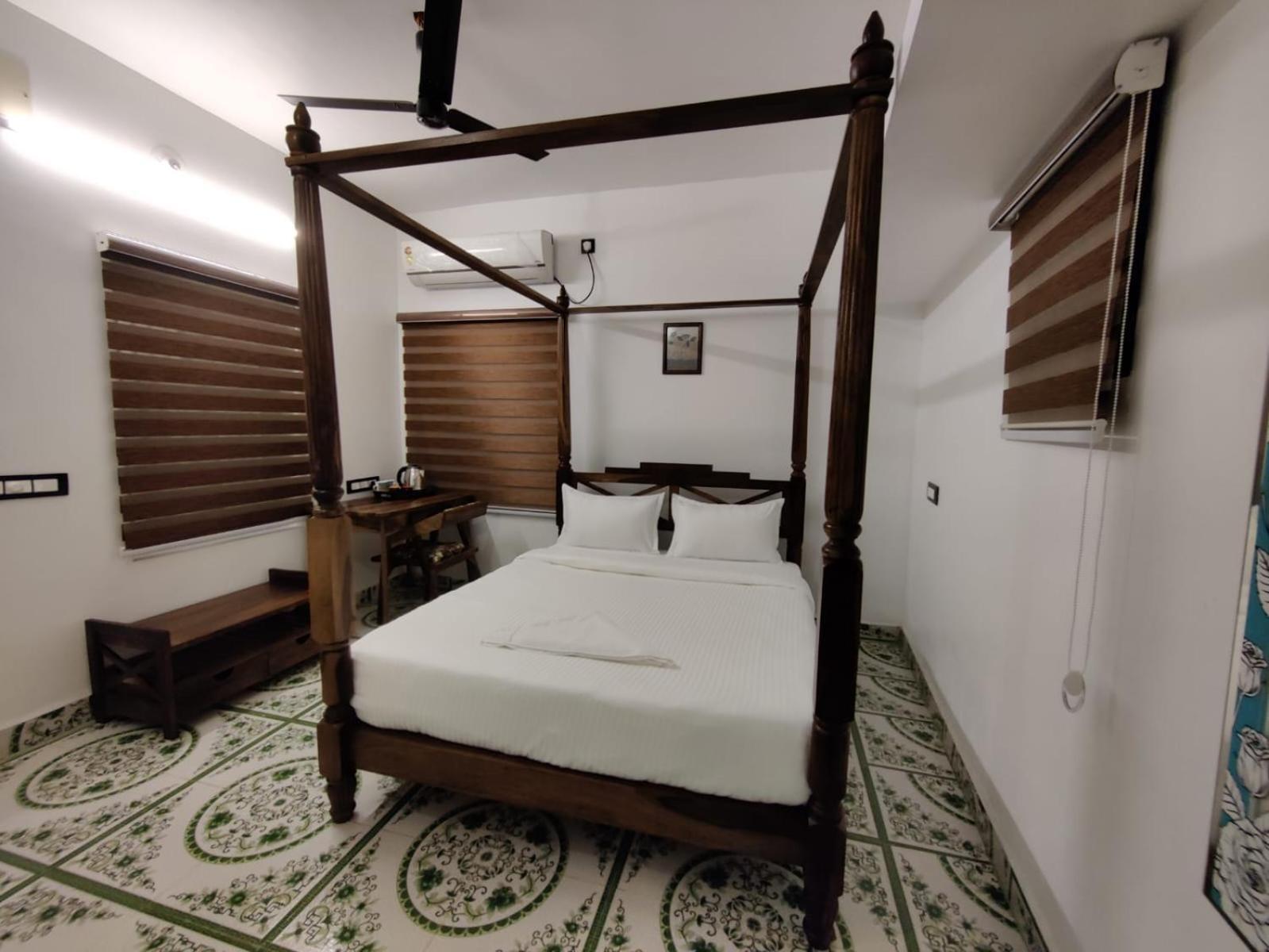 Courtyard Castle Heritage Resort ปอนดิเชอรี ภายนอก รูปภาพ